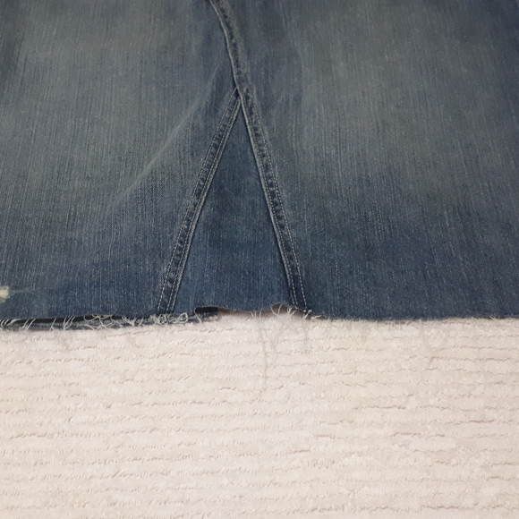 Old Navy Raw Edge Short Jean Skirt - Picture 4 of 6